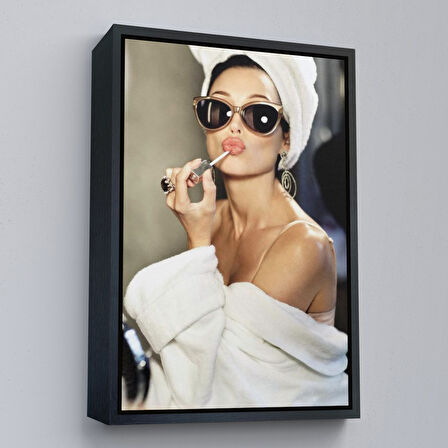 Beyaz Çerçeveli Audrey Hepburn Kanvas Tablo