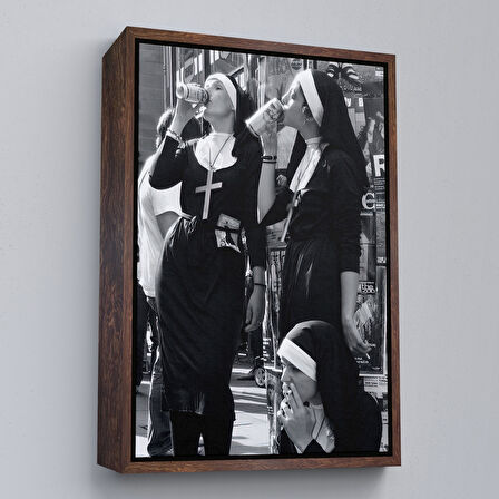 Siyah Çerçeveli Asi Rahibeler Kanvas Tablo, İçme ve Sigara Parodisi, Siyah Beyaz Sokak Sanatı