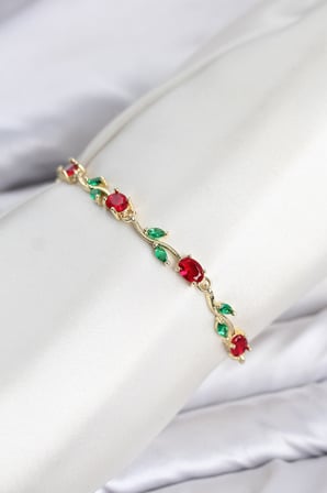 Kadın Bileklik Pirinç Gold Renk Kırmızı Zirkon Taşlı Çiçek Model