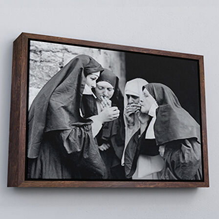 Siyah Çerçeveli Sigara İçen Rahibeler Vintage Fotoğraf Tablo, Siyah ve Beyaz Kanvas Tablo