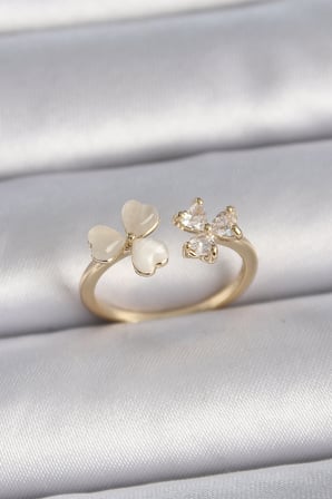 Pirinç Gold Renk Ayarlanabilir Zirkon Taşlı Kalp Beyaz Mineli Model Kadın Yüzük 5886