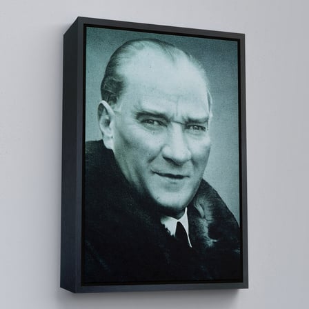 Altın Çerçeveli Atatürk Portre Tablosu Mustafa Kemal Atatürk Dikdörtgen Dekoratif Kanvas Tablo