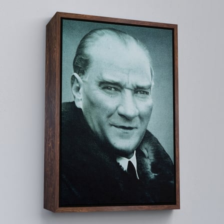 Altın Çerçeveli Atatürk Portre Tablosu Mustafa Kemal Atatürk Dikdörtgen Dekoratif Kanvas Tablo
