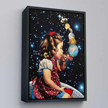 Siyah Çerçeveli Galaksiler İle Oynayan Kız Çocuğu Tablosu