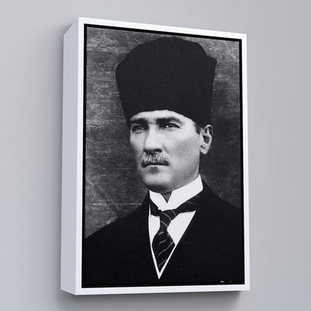 Altın Çerçeveli Atatürk Portre Tablosu Mustafa Kemal Atatürk Dikdörtgen Dekoratif Kanvas Tablo