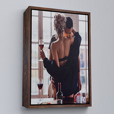 Beyaz Çerçeveli Kırmızı Şarap İçen Sevgililer Dekoratif Duvar Tablosu