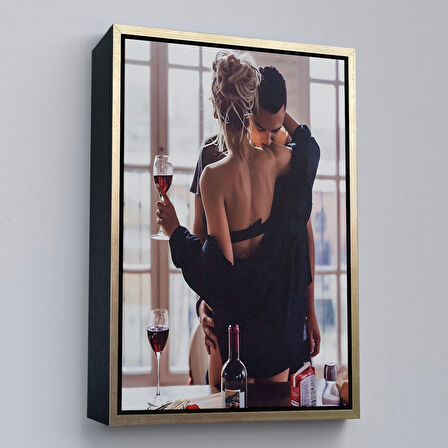 Beyaz Çerçeveli Kırmızı Şarap İçen Sevgililer Dekoratif Duvar Tablosu