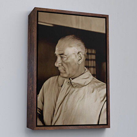 Beyaz Çerçeveli Atatürk Tablosu