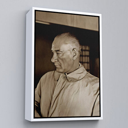 Kahverengi Çerçeveli Atatürk Tablosu