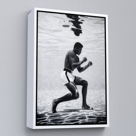 Beyaz Çerçeveli Su Altında Antreman Yapan Boksor Muhammet Ali Duvar Tablosu