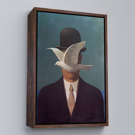 Altın Çerçeveli Rene Magritte Melon Şapkalı Adam Sürreal Duvar Tablosu