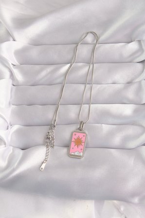 316L Çelik Gümüş Renk Pembe Mineli Güneş Model Tarot Kolye 5886
