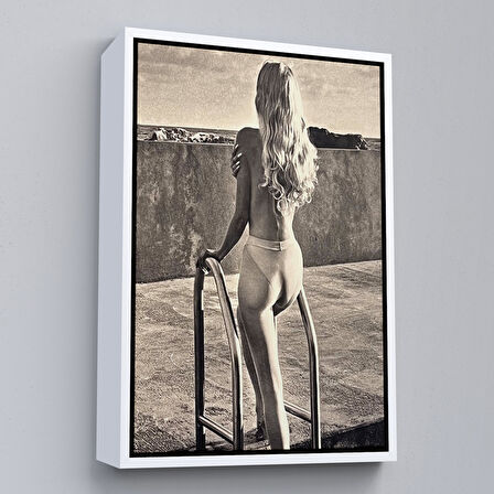 Siyah Çerçeveli Helmut Newton'un Görülecek Bir Sergi Tablosu