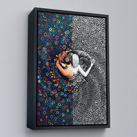 Kahverengi Çerçeveli Çiçekler İçindeki Sevgililer Tablosu