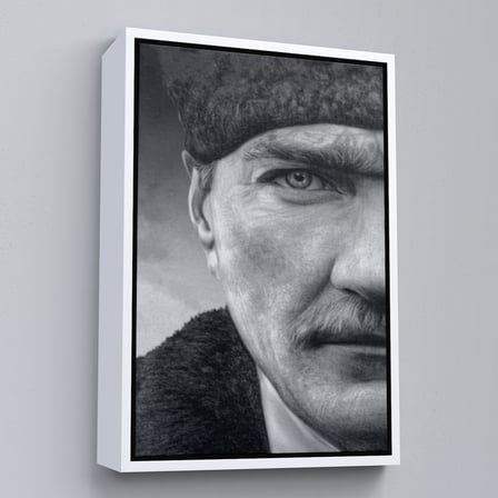 Kahverengi Çerçeveli Mustafa Kemal Atatürk Siyah Beyaz Tablosu