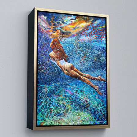 Siyah Çerçeveli Su Altında Yüzen Kız Duvar Tablosu