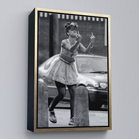 Kahverengi Çerçeveli Rihanna Orta Parmak İşareti Tablosu, Fuck You