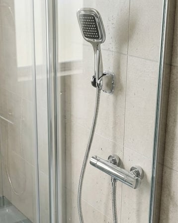Siyah Duş Başlığı Seti Spiral Hortumlu El Duşu ve Duvar Askısı Banyo Seti