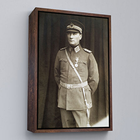 Kahverengi Çerçeveli Atatürk Portre Tablosu Türkiye Cumhuriyeti Kurucusu Mustafa Kemal Atatürk Dekoratif Tablo