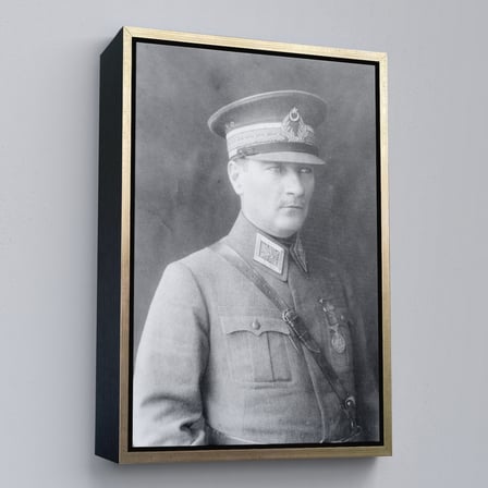 Beyaz Çerçeveli Atatürk Portre Tablosu Mustafa Kemal Atatürk Dikdörtgen Dekoratif Kanvas Tablo