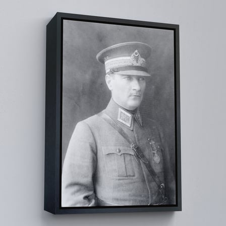Beyaz Çerçeveli Atatürk Portre Tablosu Mustafa Kemal Atatürk Dikdörtgen Dekoratif Kanvas Tablo