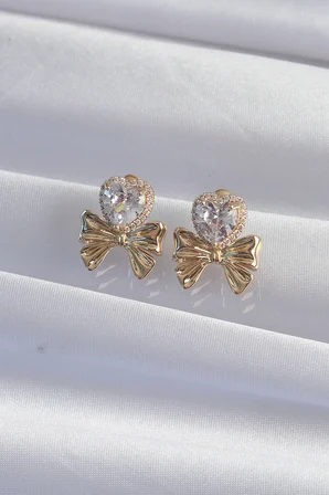 Pirinç Gold Renk Zirkon Taşlı Kalp Model Fiyonk Küpe 5886