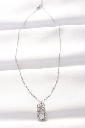 316L Çelik Silver Renk Zirkon Taşlı Kalpli Fiyonk Kolye 5886