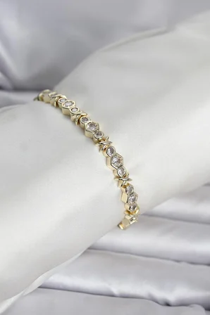 Pirinç Gold Renk Petek Model Zirkon Taşlı Kadın Bileklik 5886