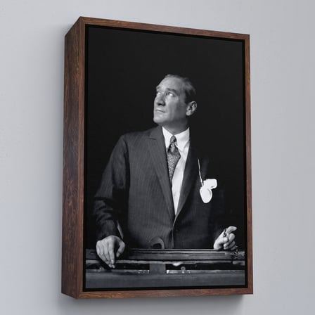 Beyaz Çerçeveli Atatürk Portre Tablosu Mustafa Kemal Atatürk Dikdörtgen Dekoratif Kanvas Tablo