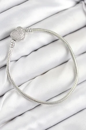 Pirinç Charm Zirkon Taşlı Kalp Model Gümüş Renk Kadın Bileklik 5886