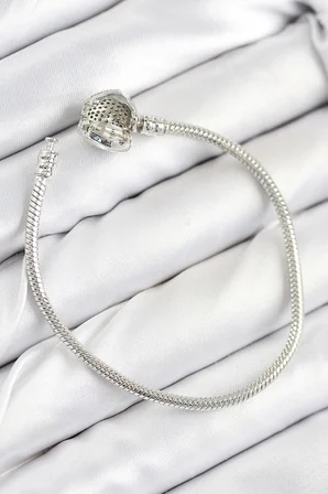 Pirinç Charm Zirkon Taşlı Kalp Model Gümüş Renk Kadın Bileklik 5886