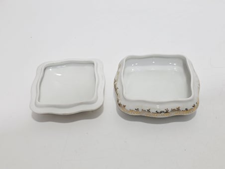Limoges Aşıklar Temalı Porselen Kapaklı Kutu 