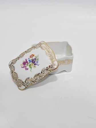 Limoges Çiçek Figürlü Mini Porselen Sandık