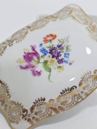 Limoges Çiçek Figürlü Mini Porselen Sandık