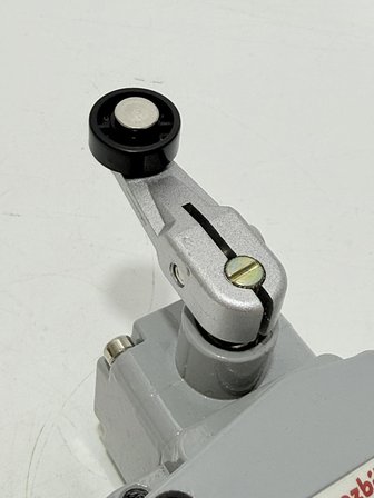 Azbil 1LX7001-P Patlamaya Dayanıklı Limit Switch Anahtar 