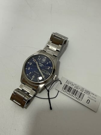 Seiko 5 Sports Field 39,4mm Otomatik Erkek Kol Saati SRPG29