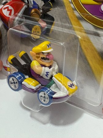 Hot Wheels GBG25 Mario Kart Wario Standard Kart