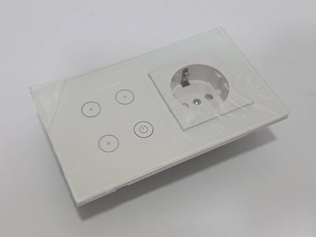 Tuya Akıllı Duvar Prizi ve 4lü Dokunmatik Panel