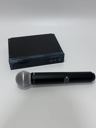 Shure BLX24RE/SM58 Kablosuz Vokal Mikrofon Seti