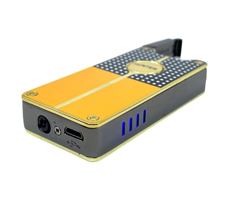 Hunter Lüks Şarj Edilebilir USB Çakmak – LED Şarj Göstergeli, Metal Gövde, Özel Kutusunda Hediyelik Çakmak (Özel Desen)