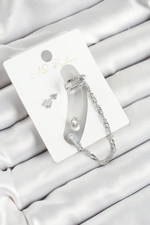 Pirinç Ok Figürlü Zirkon Taşlı Gümüş Renk 3'lü Kıkırdak Kadın Küpe