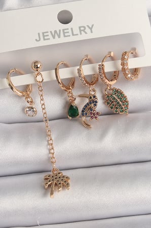 Pirinç Gold Renk Sallantı Zirkon Taşlı Ağaç Figür Kadın Küpe Seti 5886