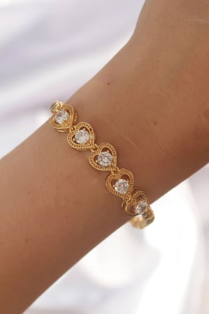 Pirinç Gold Renk İçi Zirkon Taşlı Kalp Figürlü Bileklik 5886