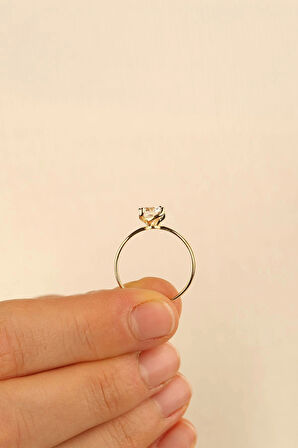 Sevgililer Günü Tektaş Altın Yüzük (IŞIKLI KUTU HEDİYELİ)