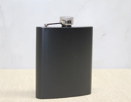 Tekli Siyah 7 Oz Matara