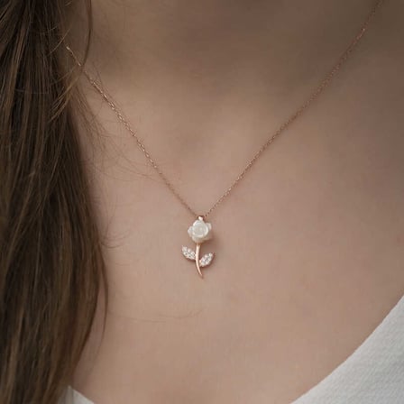 925 Ayar Gümüş Rose Beyaz Gül Kadın Gümüş Kolye