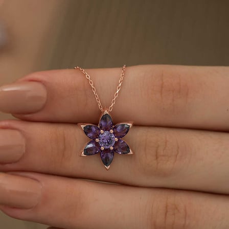 925 Ayar ​Gümüş Rose Mor Çiçek Kolye