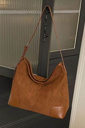 Büyük Kapasiteli Lüks Süet Deri Detaylı Omuz Çantası