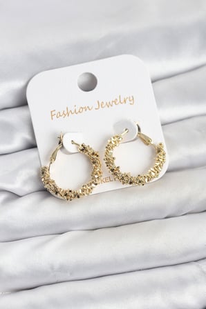 Pirinç Gold Renk Küçük Tırtıklı Halka Model Kadın Küpe 5886