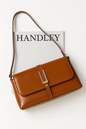 Lüks Toka Detaylı Parlak Deri Omuz & El Çantası